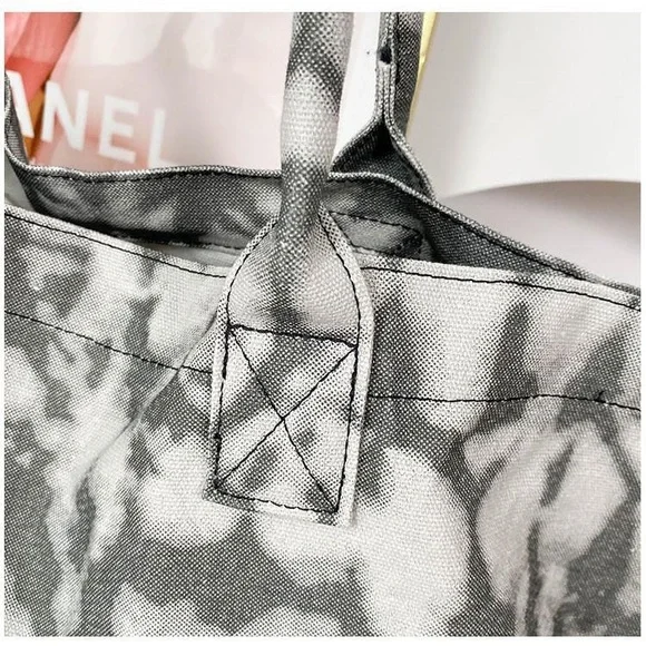 🌿🌿ALO Yoga Gray Pattern Tote Bag - Picture 3 of 3